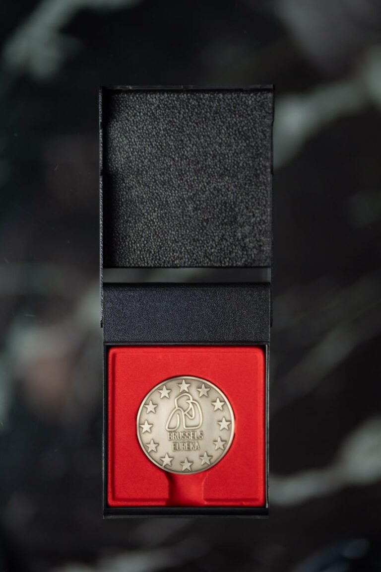 photo_5424694835207147199_y